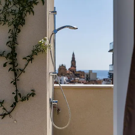 Helloapulia Cardillo With A/c *