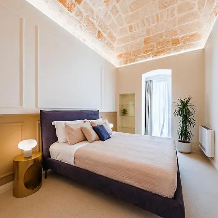 Helloapulia Cardillo With A/c *